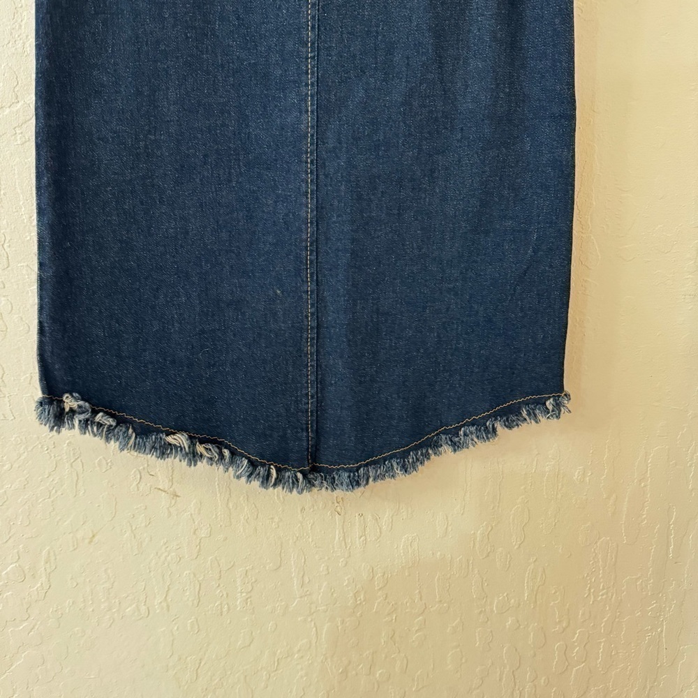 Denim Frayed Hem Line Knee Length Mini Pull On Elastic Waist Stretch Denim Skirt - Picture 2 of 6